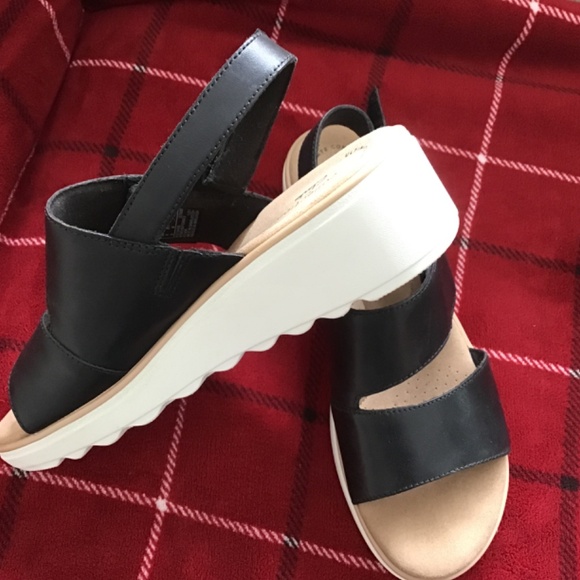 Black Leather Sandals - Picture 2 of 3